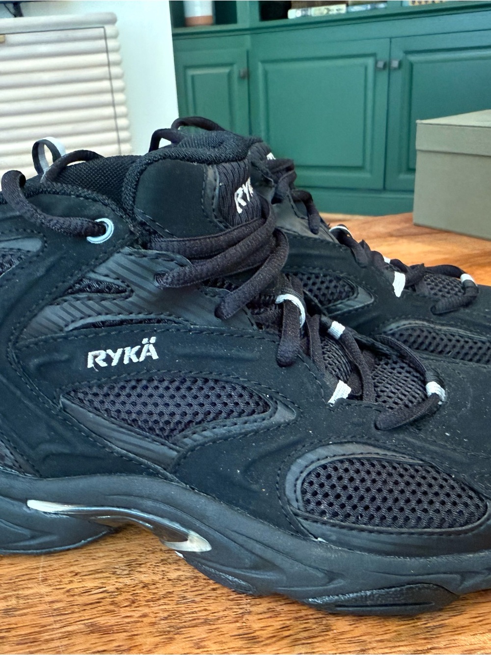 LIKE NEW RYKA Black Athletic Basketball Sneakers, barely ever worn